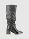 Botas com Ponta Redonda em Preto